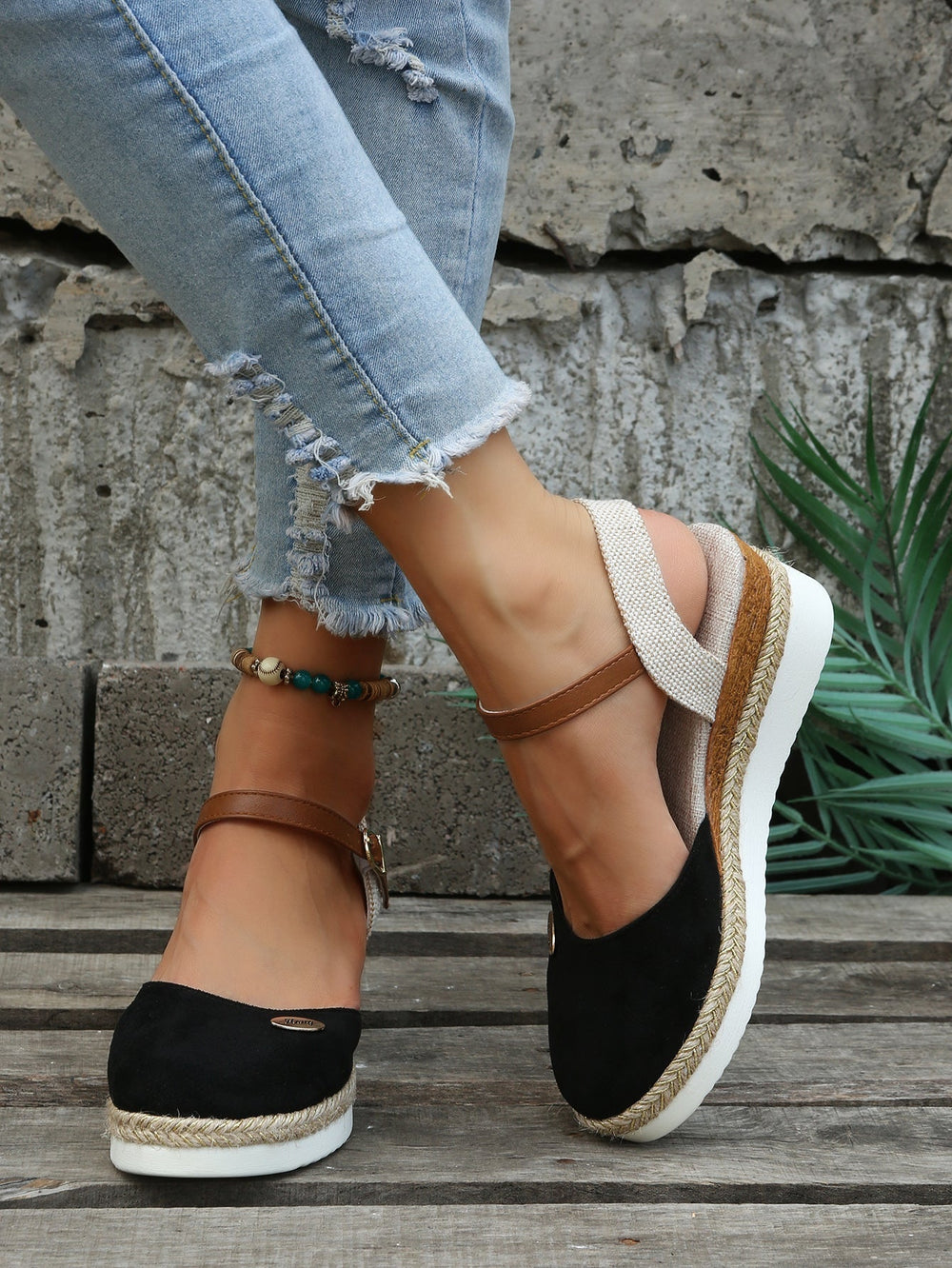 Women's Round Toe Slip-On Braided Jute Sole Flat Espadrilles